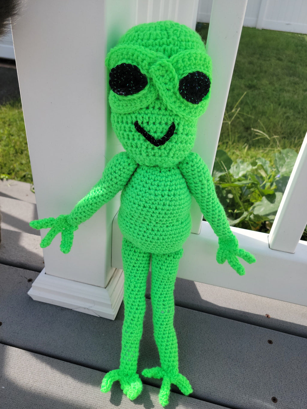 Crochet alien amigurumi. many colors!